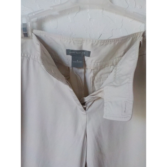 Ann Taylor Beige Crop Pants Women size 8 Long Shorts Straight Leg Stretch Button - Picture 4 of 8